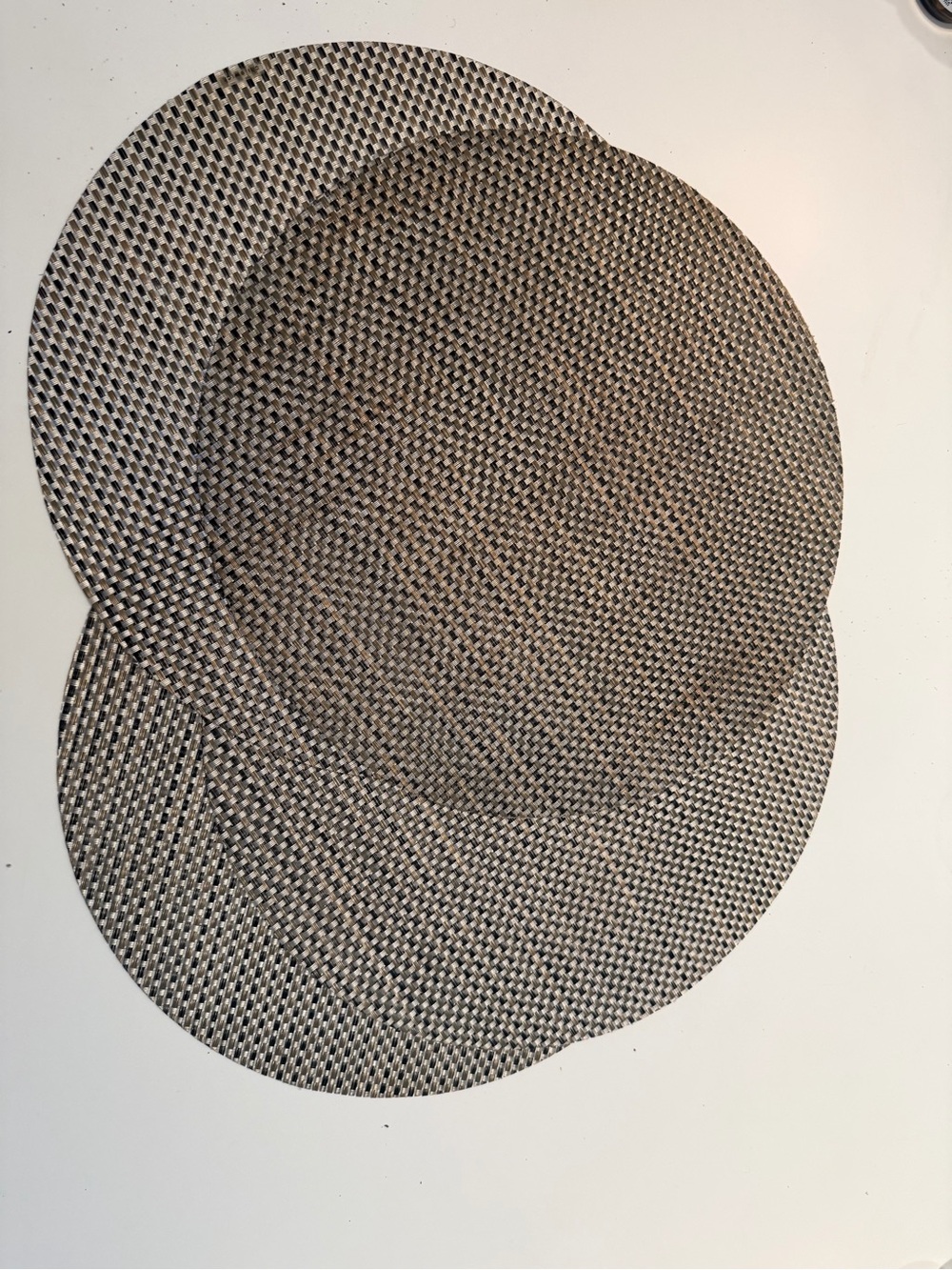 4 Chilewich Woven Round Placemat Pair in Taupe